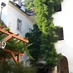 Minihotel *